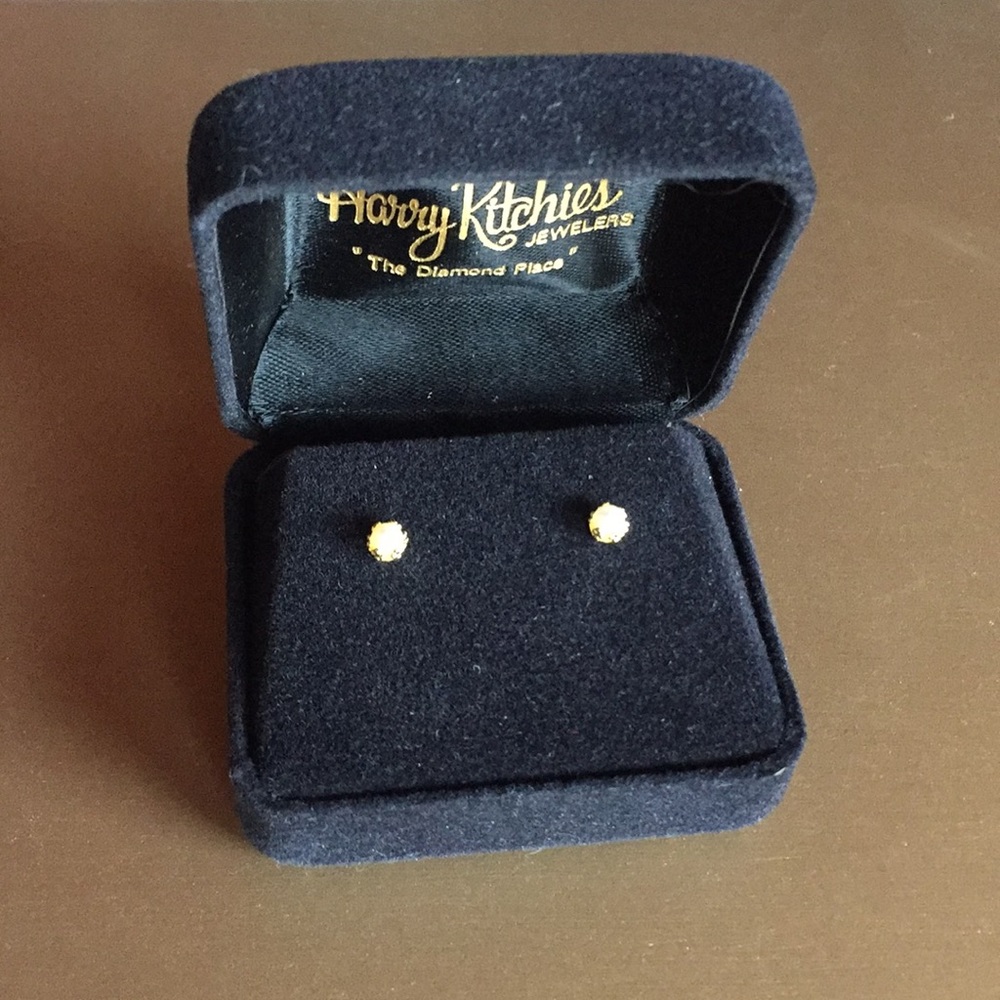 Pearl Studs